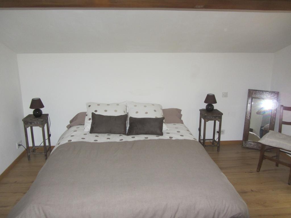 Bed and Breakfast Les Cimes Saint-Pierre-de-Rivière Habitación foto